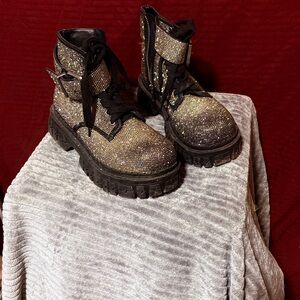 POSTER GIRL HYPE STATUS COMBAT BOOTS